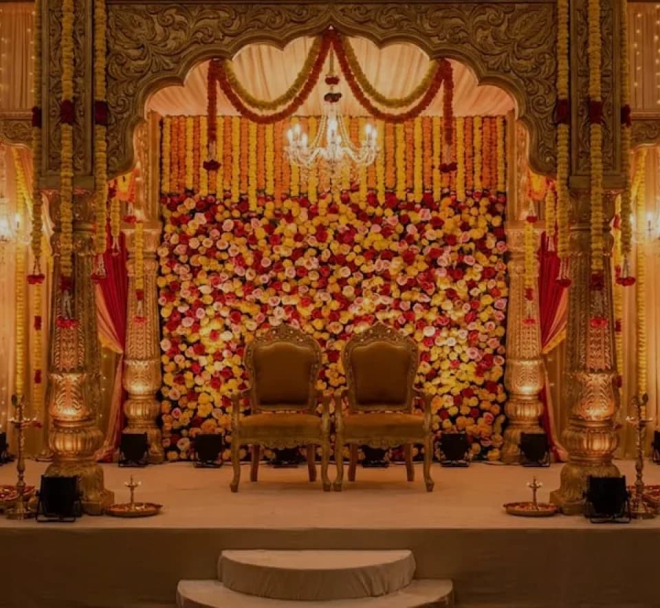 Grand ballroom dining and tablescape